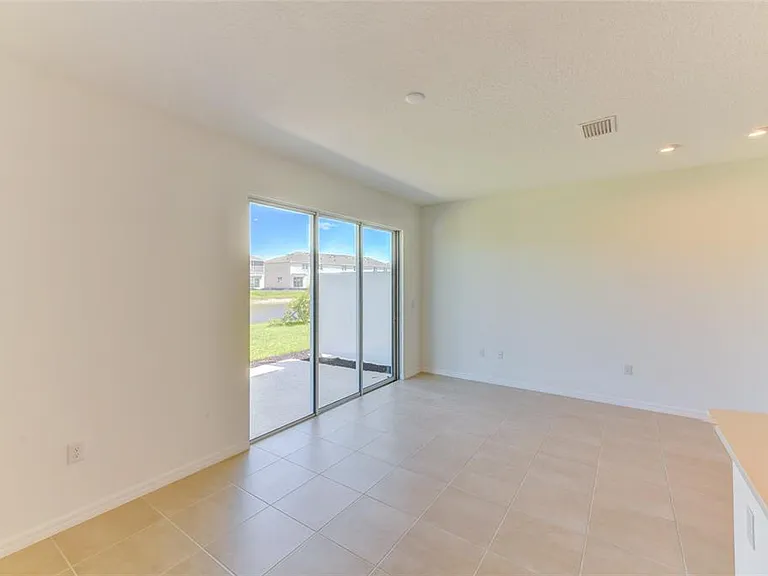 5744 Haven Ter — Photo 12