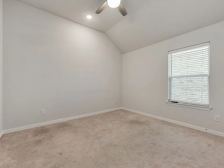 2819 Willow Ln — Photo 16