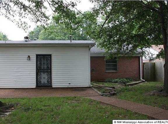 4th image of 8242 Pinebrook Dr