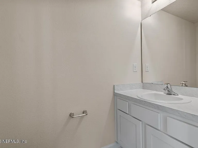 21 Temple Dr — Photo 19