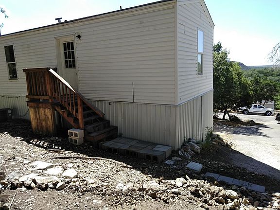 3rd image of 385 Duck Mountain Ln
