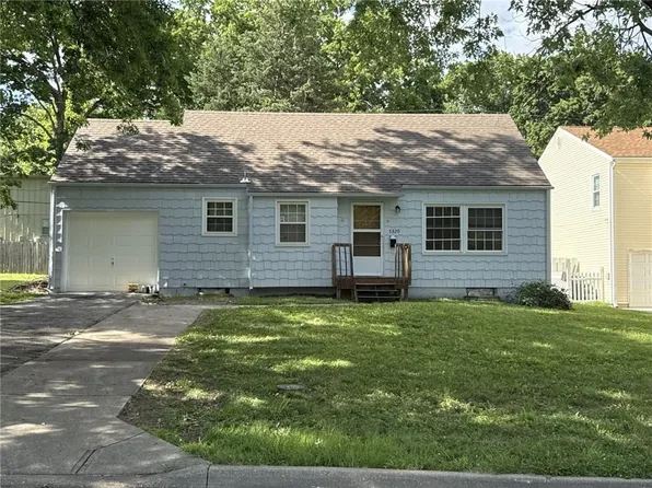 5320 W 50th Ter, Roeland Park, KS 66205