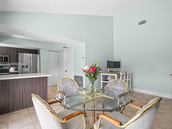 5th image of 10900 NW 26th St