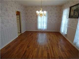 3rd image of 9295 Untreiner Ave