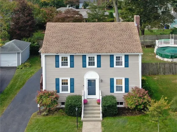 73 Hope St, Rumford, RI 02916