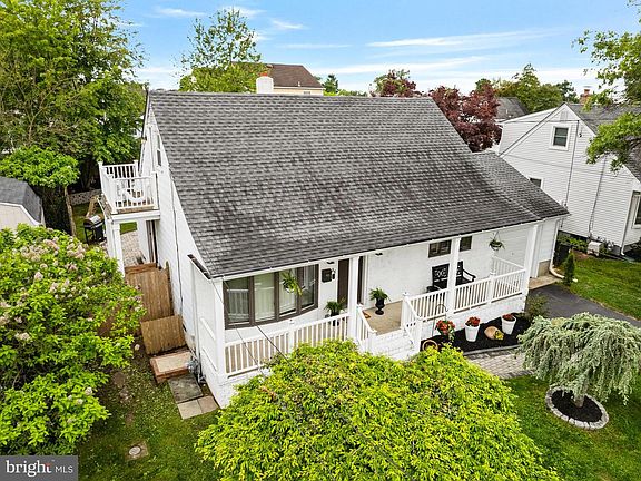 5th image of 35 Baltusrol St