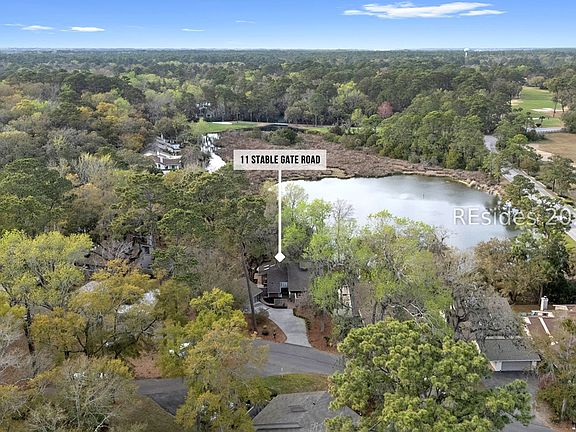 3rd image of 11 Stable Gate Rd