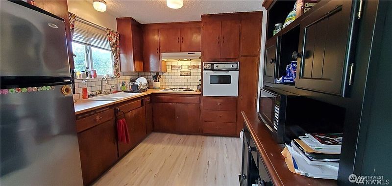5th image of 520 28th Street