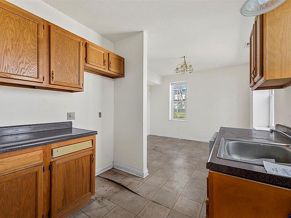 4th image of 4961 Rosalie St APT 5