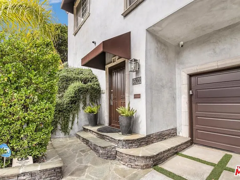 3200 Primera Ave — Photo 2