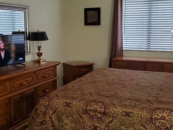 2nd image of 1910 Swanson Ave Unit B6