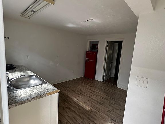 3rd image of 2201 W Skagway Ave #33604