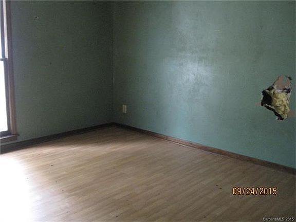 3rd image of 3924 Trescott Ct