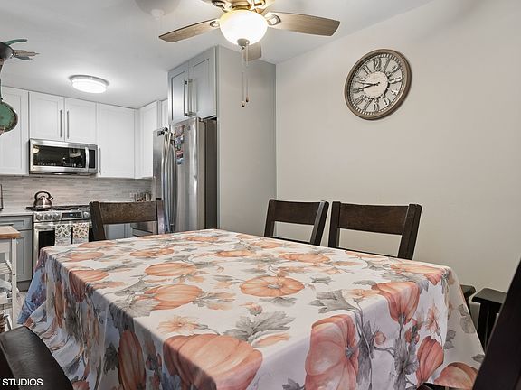 4th image of 247 N Neltnor Blvd APT B1d