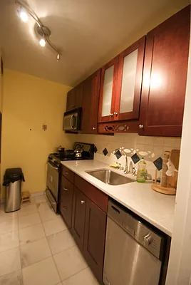 Rented by City Connections Realty | media 6