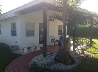 696 3rd St N, Naples, FL 34102