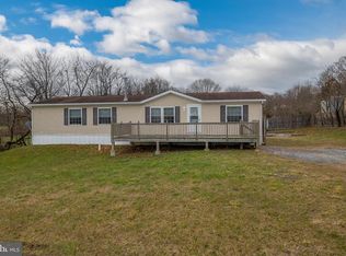 32 Walnut St, Bernville, PA 19506