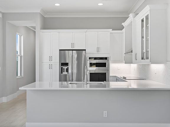 Kitchen 2184 Falls Manor