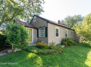 311 Charles St, Carpentersville, IL 60110