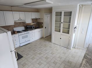 9 Park St #1, Stockbridge, MA 01262