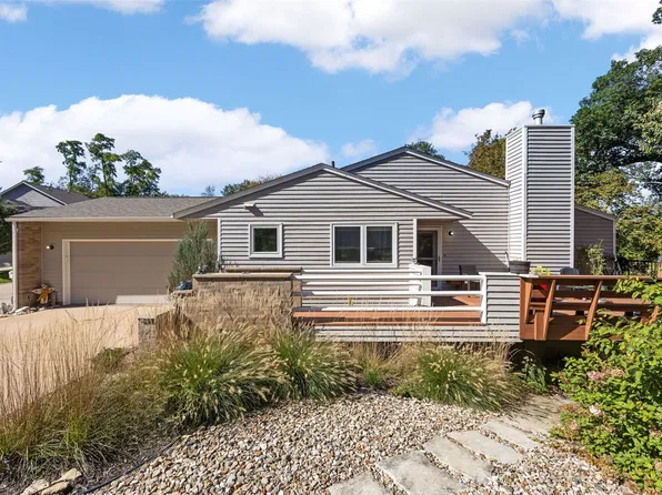 732 E Post Ct SE, Cedar Rapids, IA 52403