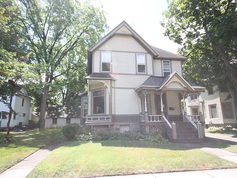 711 Wheaton Ave — Photo 1
