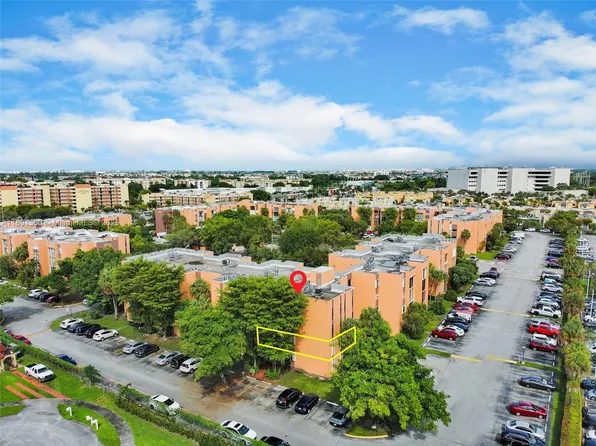 9440 W Flagler St APT 201, Miami, FL 33174
