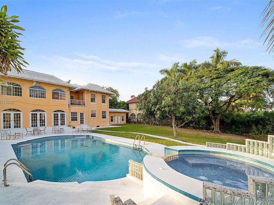 1st image of 2637 Flamingo Dr