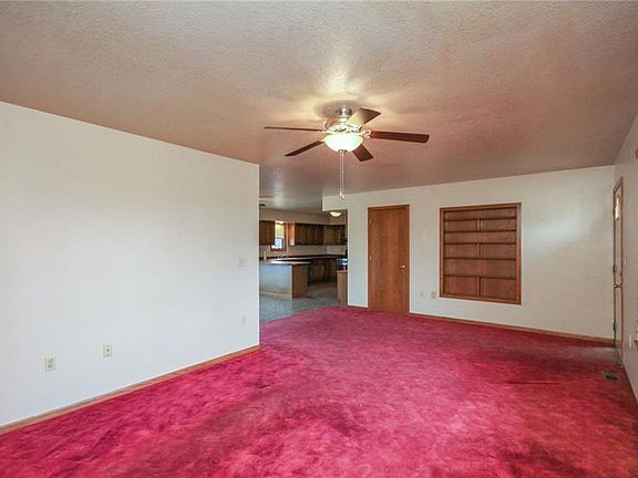 3rd image of 470 Olive St