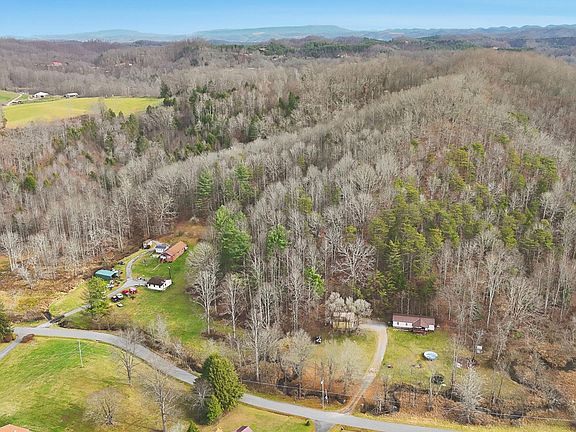 2nd image of River Ln