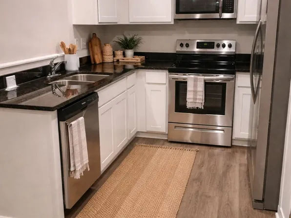 2495 Ashton Park Ln #1, Burlington, NC 27215