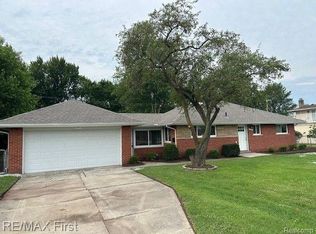 22990 S Nunneley Rd, Clinton Township, MI 48035