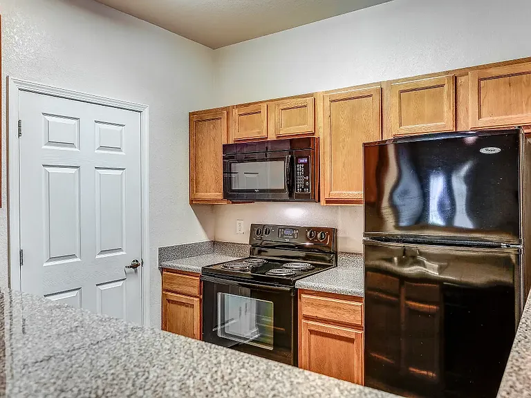 Elk Way Apartments — Photo 6