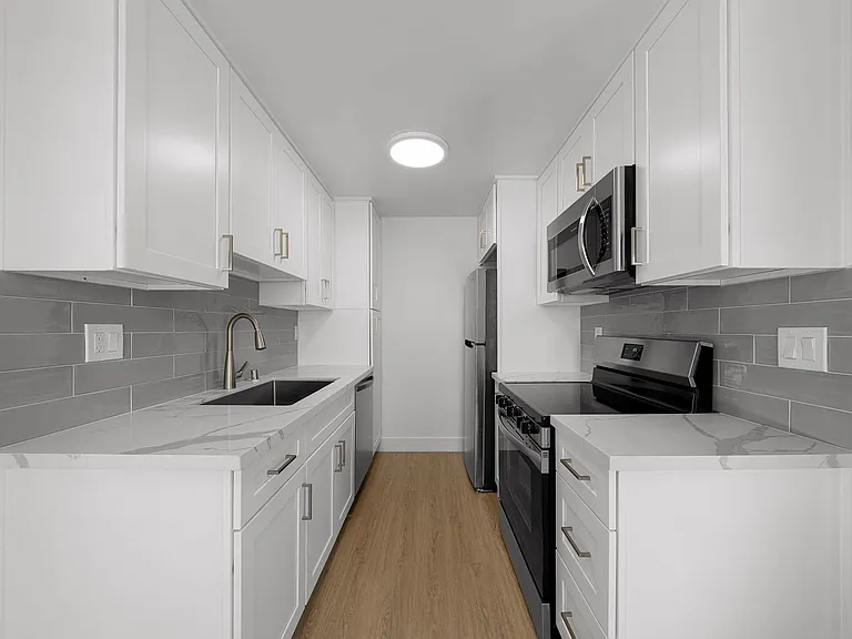 Modern University Crest Apartments 1 Month Free — Photo 20