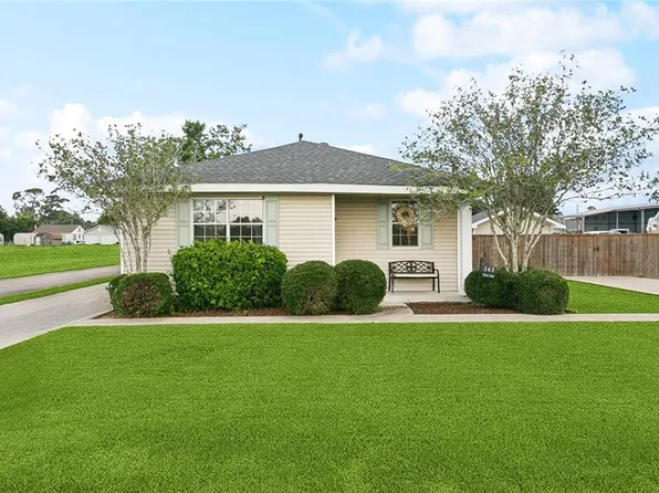 143 Vans Ln, Destrehan, LA 70047
