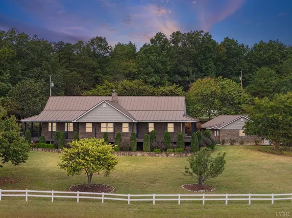 1704 Dearing Ford Rd, Altavista, VA 24517