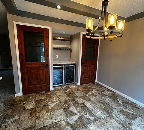 5th image of 6779 Colleen Dr