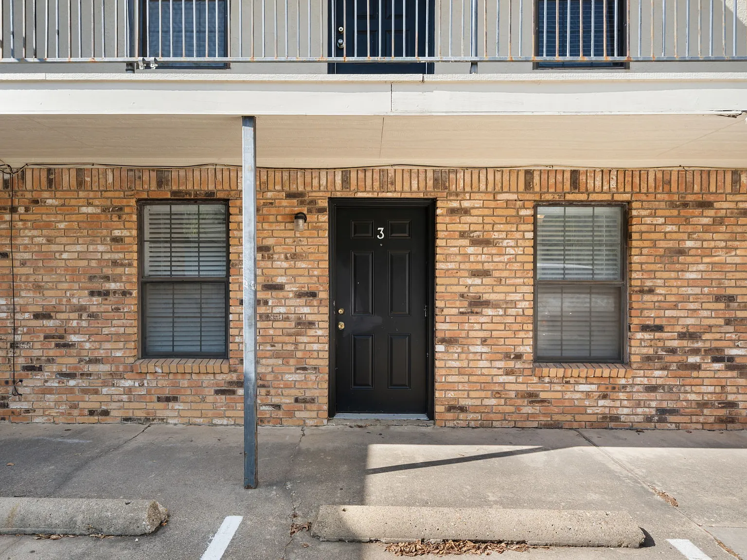 1108 N Elm St — Photo 1