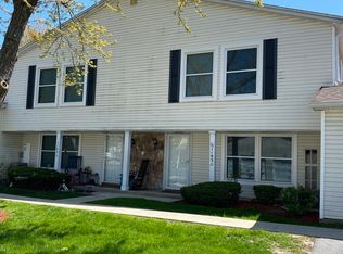 1193 E Azalea Ln APT D, Palatine, IL 60074