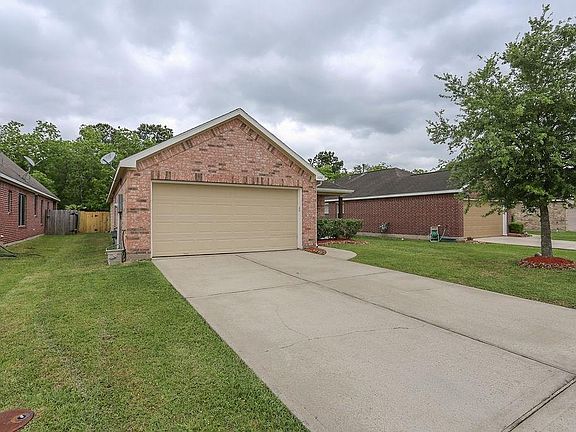 3rd image of 122 Easton Glen Ln