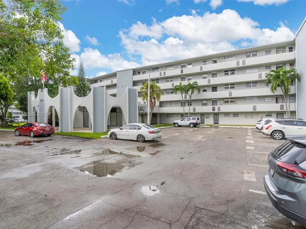 1700 NE 191st St APT 508, Miami, FL 33179