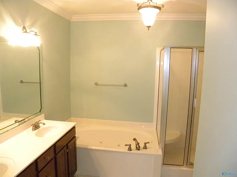 54 Belmont Pl — Photo 28