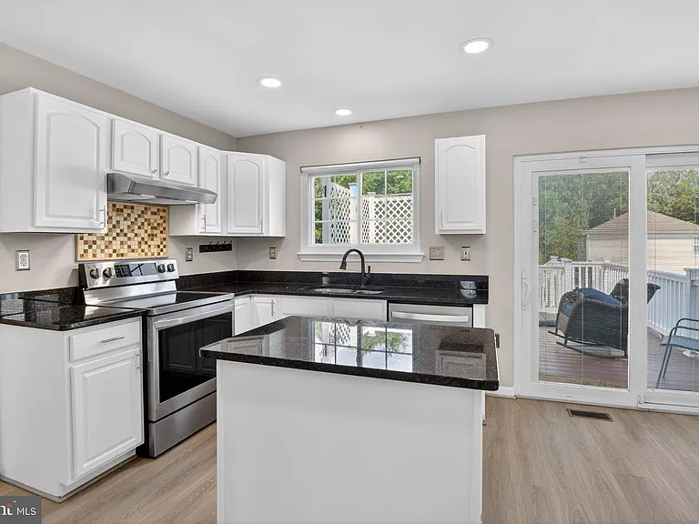 4315 Castletower Ct — Photo 7