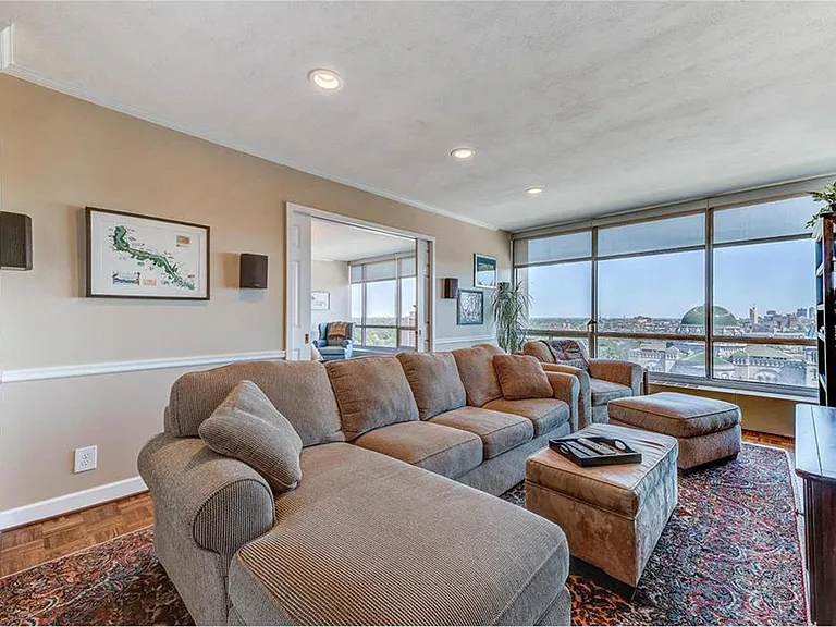 4501 Lindell Blvd #16C — Photo 13
