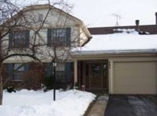 695 Oakmont Ln APT C1, Wheeling, IL 60090