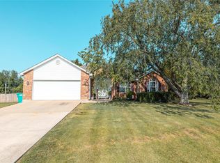 10039 Summerfield Dr, Rolla, MO 65401