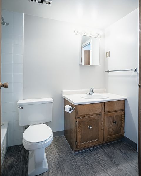 Winnipeg Apartment for rent - 2 Bedrooms — photo 12
