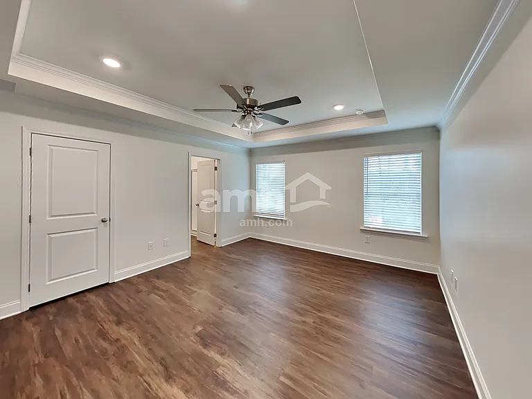 577 Summit View Ln — Photo 12