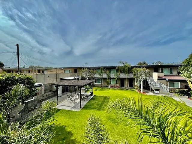 1820 W Sallie Ln #B1 — Photo 15