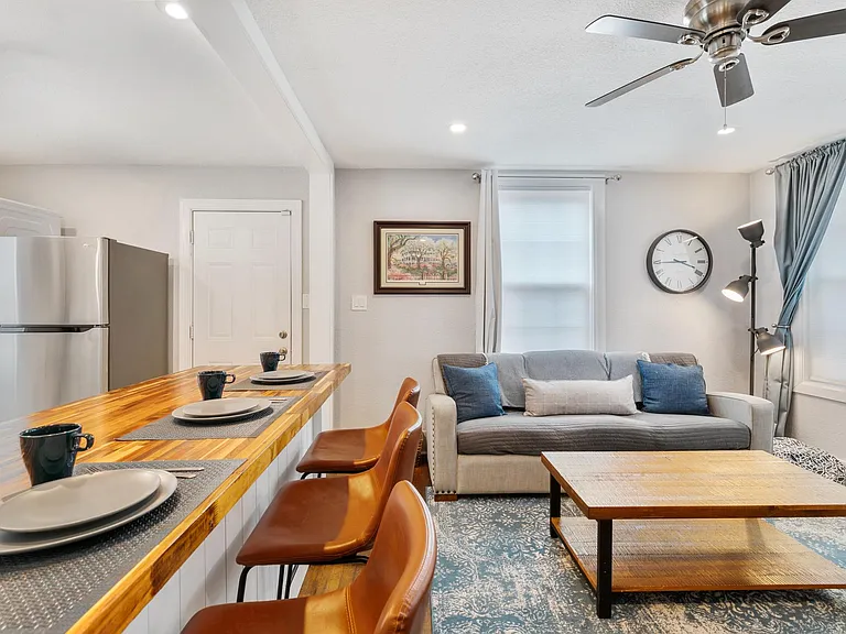 1509 E Anderson St — Photo 15